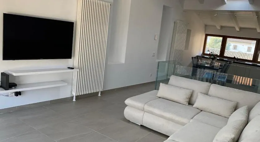 Casa di lusso con splendida vista lago - Image 1