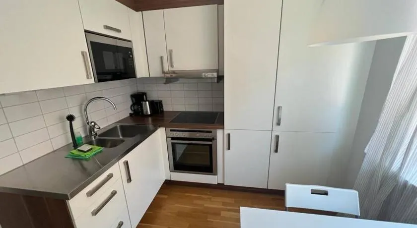 Elegant Apartment In Lovely Location - Image 1