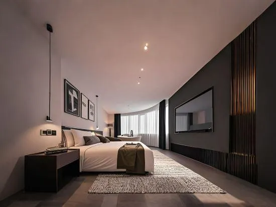 Luzhou Southwest Business Hotel - Image 1
