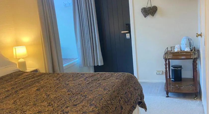 Epsom Nook - Image 1
