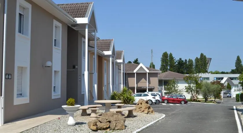Hôtel Formules Club 2 - Image 1
