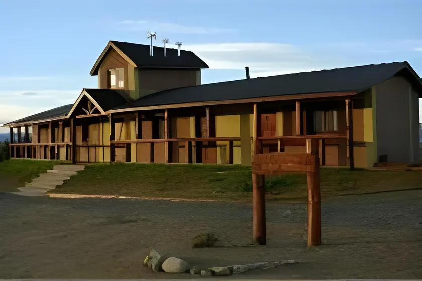 Posada Larsen - Image 1