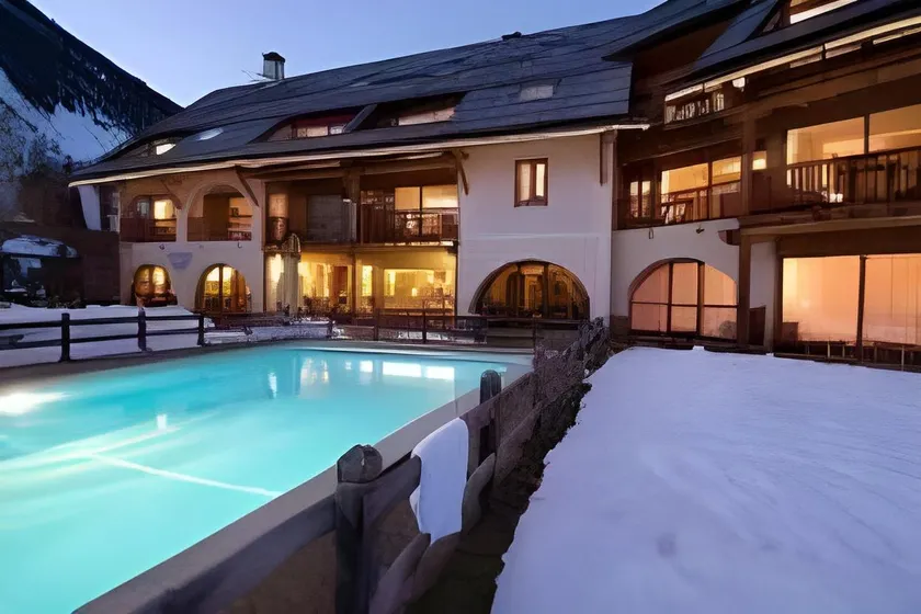 Hôtel & Spa La Ferme de l'Izoard - Image 1