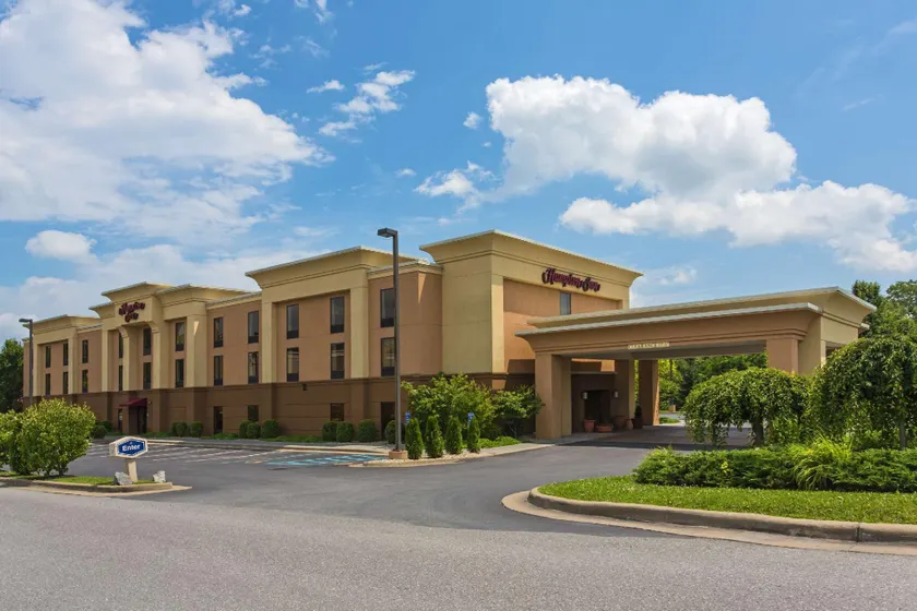 Hampton Inn Lewisburg - Image 1