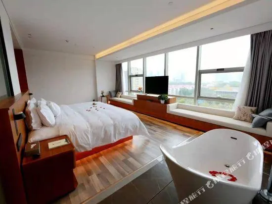 Congtai Grand Hotel - Image 1