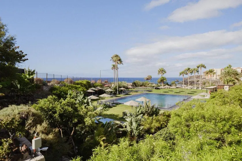 11 Holiday Homes - Image 1