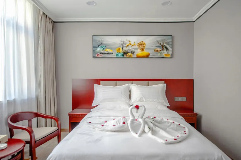 Hezheng Hotel - Image 1