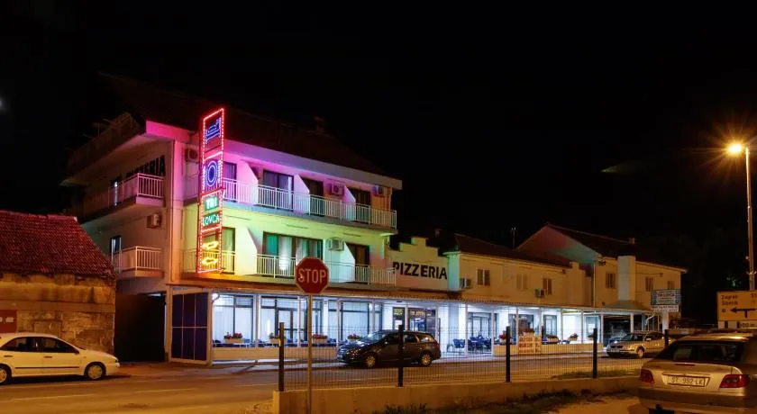 Motel "Tri lovca" - Image 1