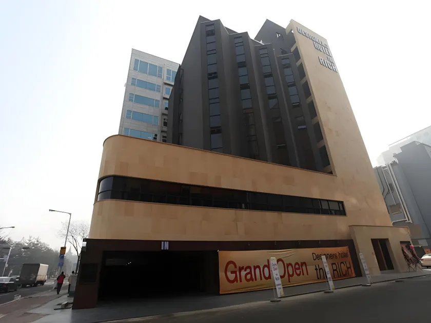 Hotel Rich - Image 1