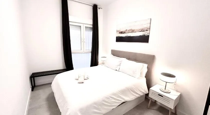Convenient, Charming Apartment 15 Mins from City Center - Image 1