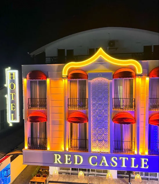 RED CASTEL HOTEL - Image 1