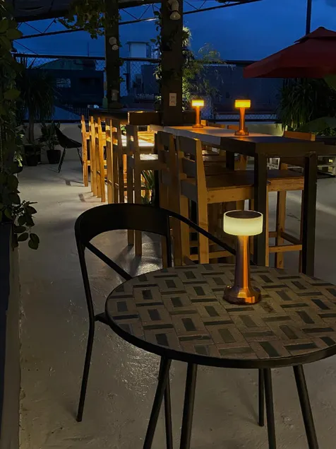 Lime Lite Manila Hostel - Image 1