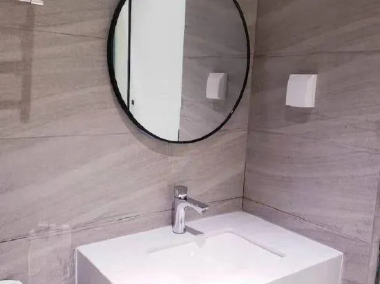 Ling Er Ling Hotel - Image 1