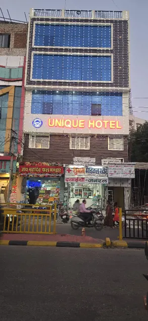 Unique Hotel - Image 1