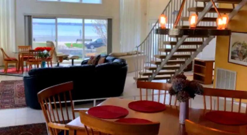 Swampscott Beachfront Vacation Home for Families - Image 1
