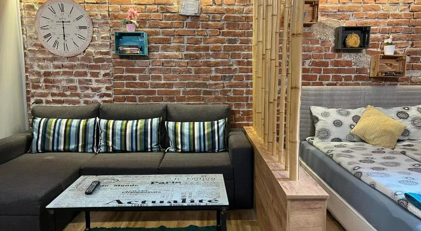 City Garden Studio - Image 1