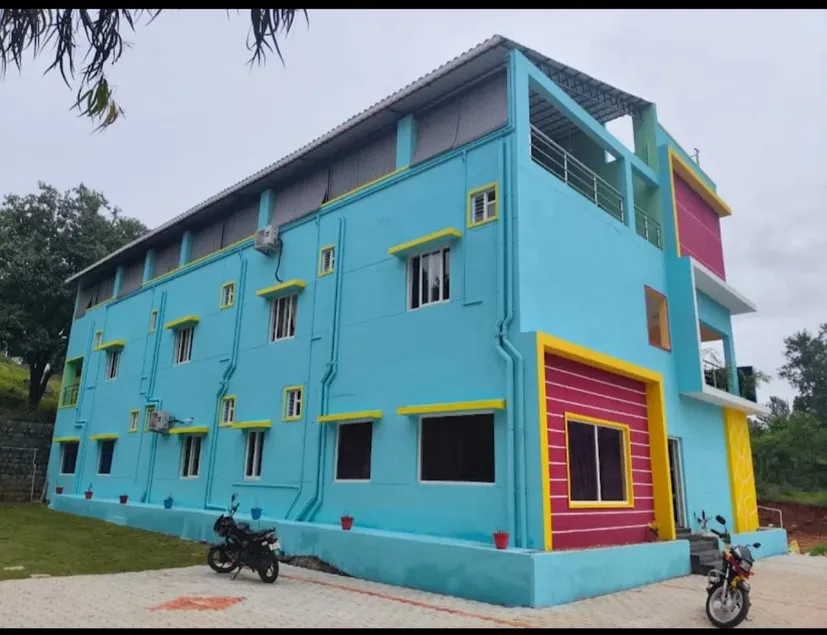 HOTEL SAI PALACE - Image 1