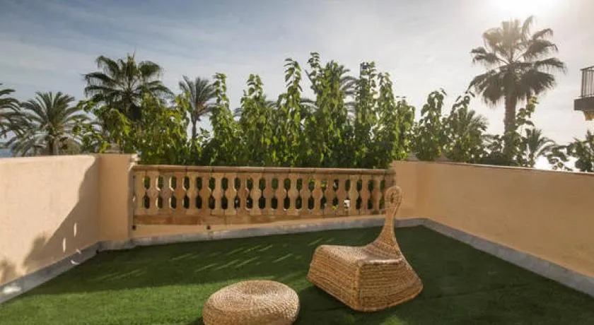 Salou 2 · House2 garden in front of the beach - Ferrari Land - Image 1