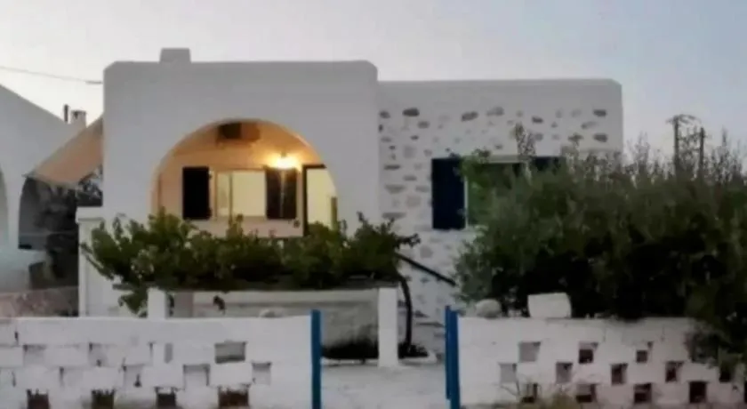 Matina apartment Naousa Paros - Image 1