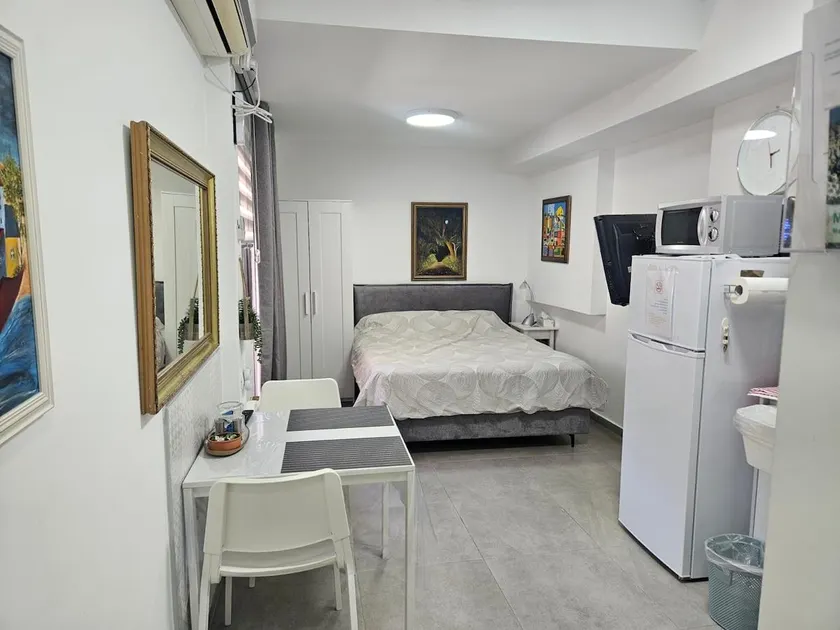 Studio in Modi'in Center, hosted by Abraham & Mika - Image 1