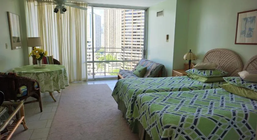 Waikiki Studio at Ilikai Marina - great apartment by the beach - Image 1