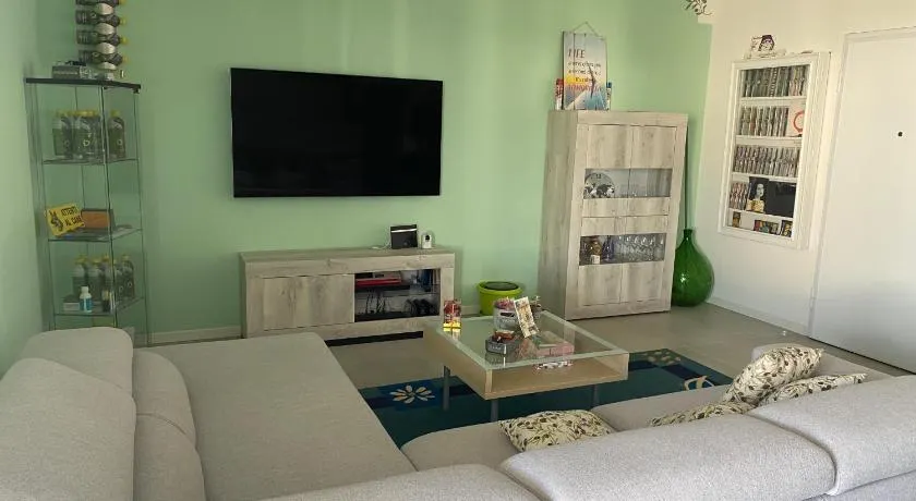 Dream House - Image 1
