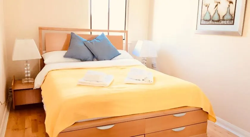 Double room in the heart of Kingston upon Thames in London - Image 1