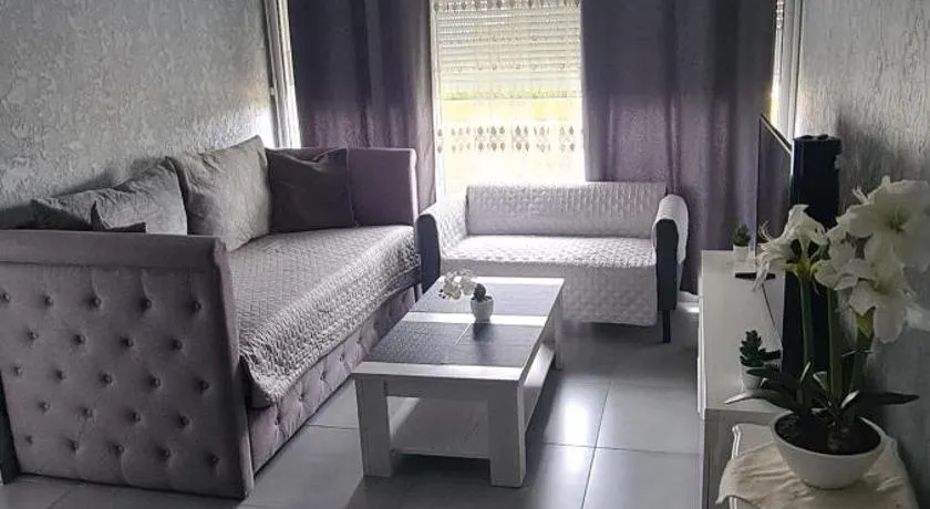 Luxe-Living - Image 1