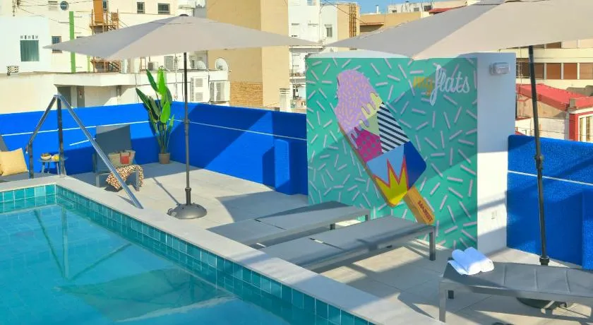 MyFlats Luxury Downtown - Image 1