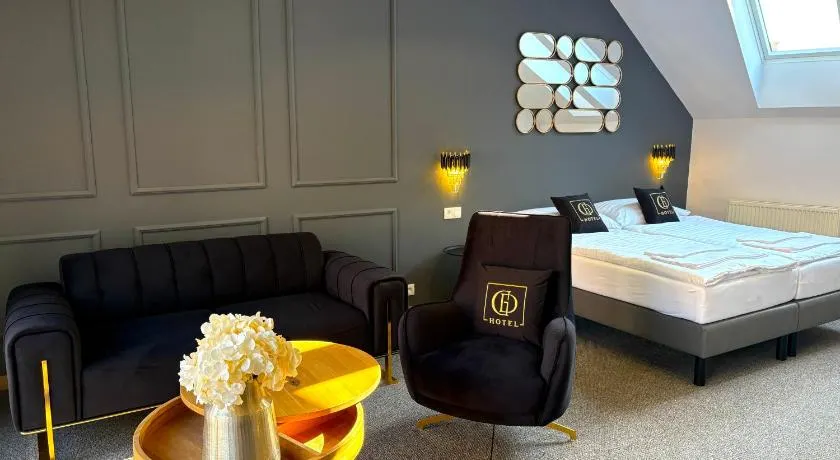 Grand Danube Hotel - Image 1