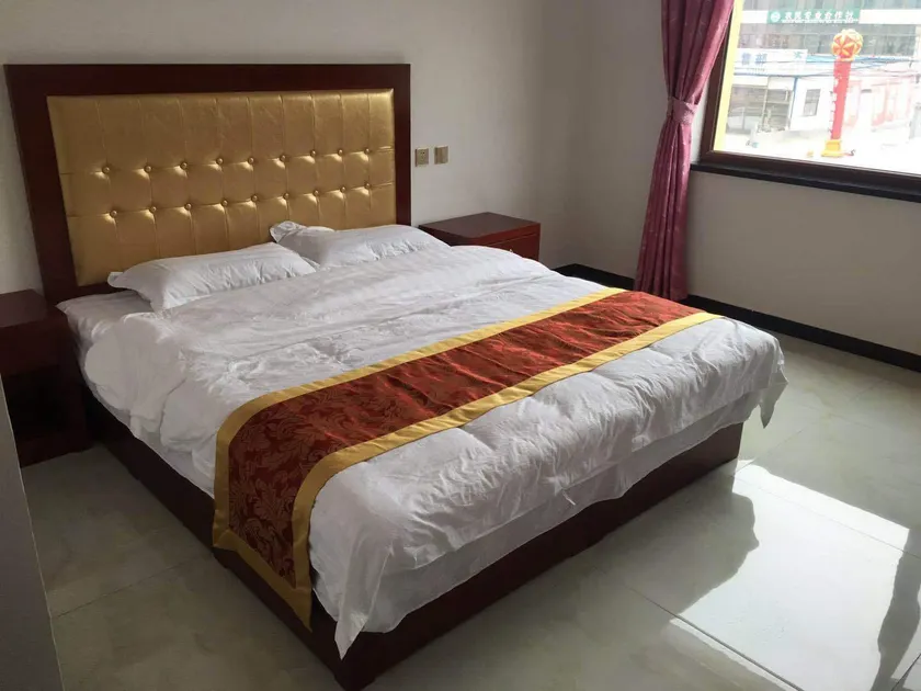 Chenyang Hotel - Image 1