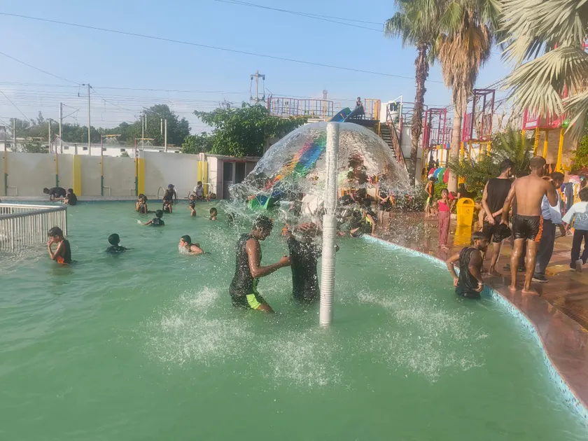 GOMTI INN - Image 1