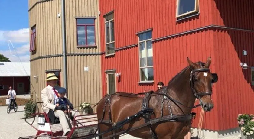 Flyingehus Gårdshotell - Image 1