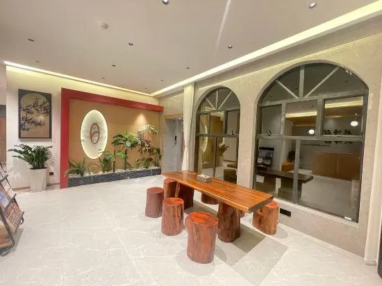 Yishan Bishui Inn - Image 1