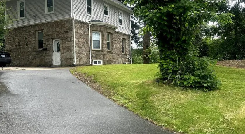 1 Ridgeway Avenue - Image 1