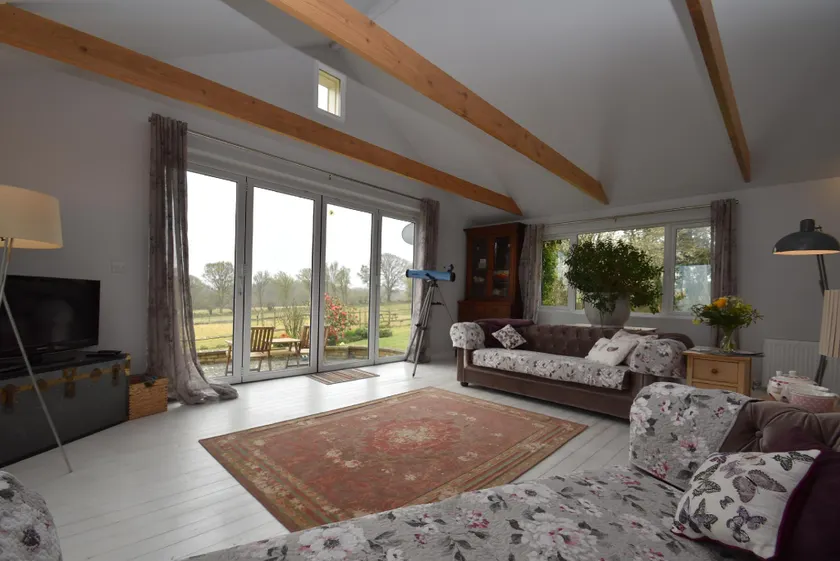 Bluebells, Beckley near Rye, England. Sleeps 6 - Image 1