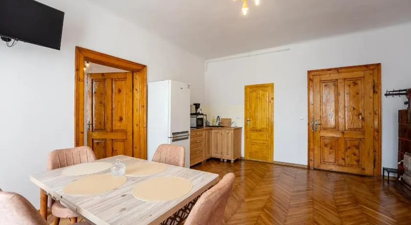 Gloria Apartments - Image 1