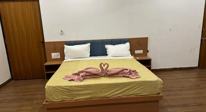 Hotel RK Palace - Image 1