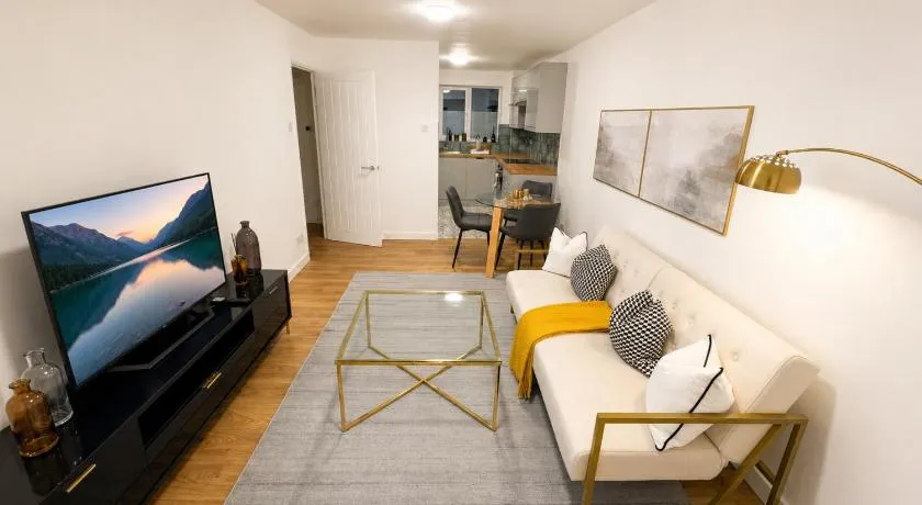 Deluxe Apartment in Erith, London - Image 1