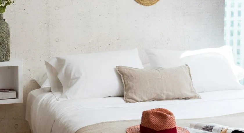Modern 1BR Queen in El Golf | Metro + Fast WiFi - Image 1