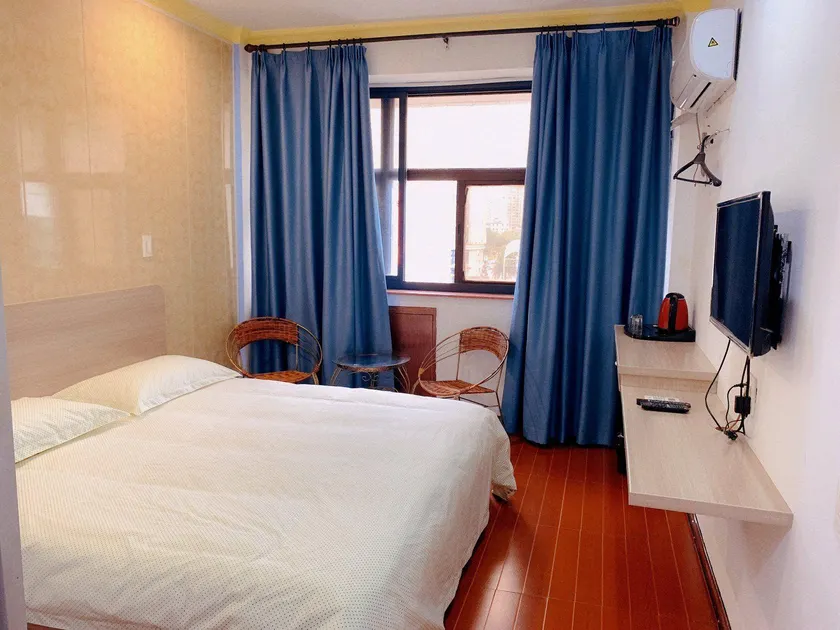 Nanfeng Hotel (Haining Railway Station Branch) - Image 1