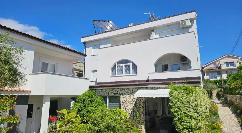 Apartmani Kurjaković - Punat - Image 1