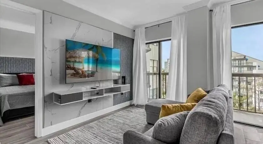 1802 Remodeled 2BR Condo at Enclave Suites - Image 1
