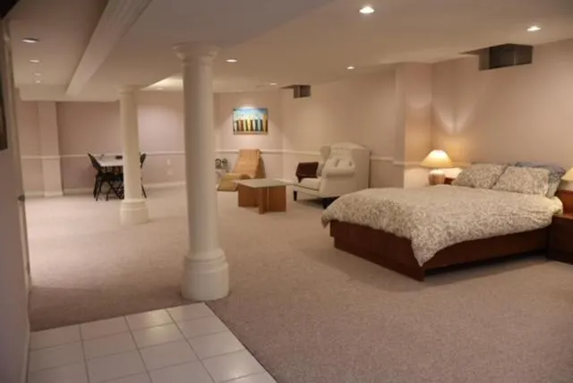 Cozy Family Suite, entire place with two beds, pravite washroom and kitchen - Image 1
