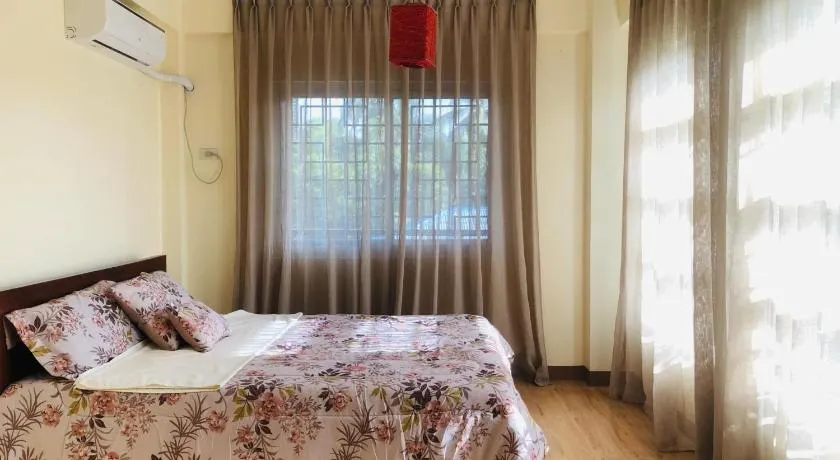 Dams Guesthouse - Image 1
