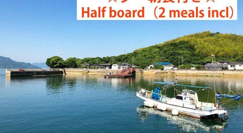 離島-宿navelの学校-三原港から船で14分 - Image 1