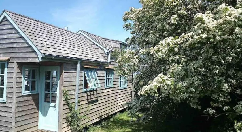 Tiny House on isolated farm by the Cornish Coast - Image 1