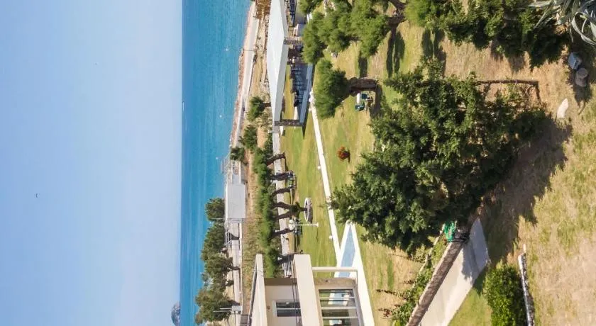 Al Mare Apartments - Image 1