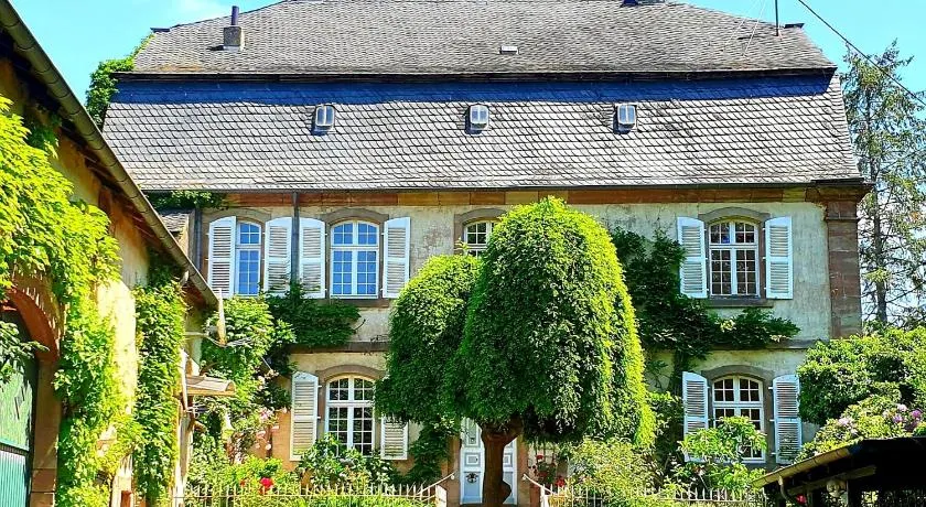 Schloss Hilbringen - Image 1