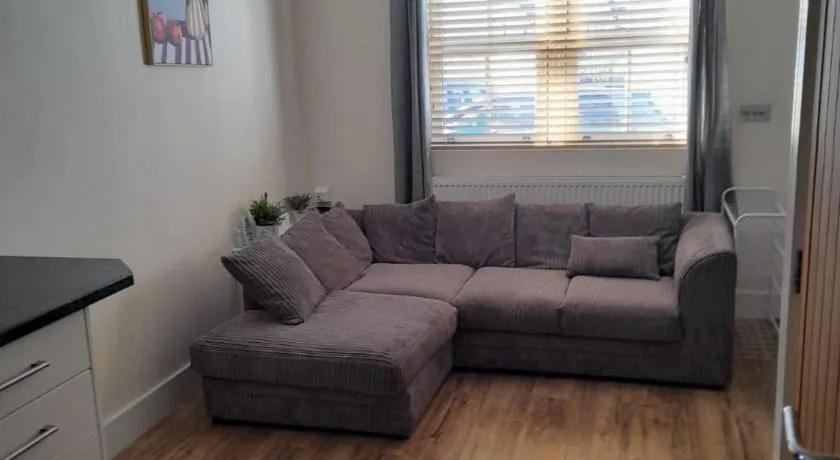 Comfort Horizon Egham - Image 1
